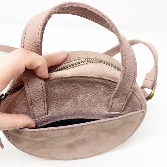 Madewell | Juno Circle Crossbody Bag - Picture 3 of 16